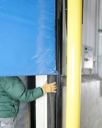 Warm air shelter ™ защищает раму ворот от обморожения.